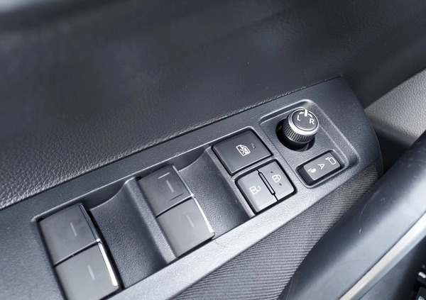 Toyota Corolla cena 93900 przebieg: 106500, rok produkcji 2021 z Piaski małe 277